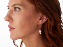 PILLAR EARRING TITANIUM